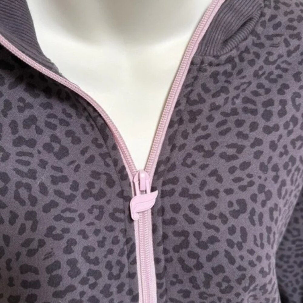 Fabletics Forever Fleece Lined 1/2 zip Comfy Leopard Gray Sweatshirt Small - Picture 5 of 9